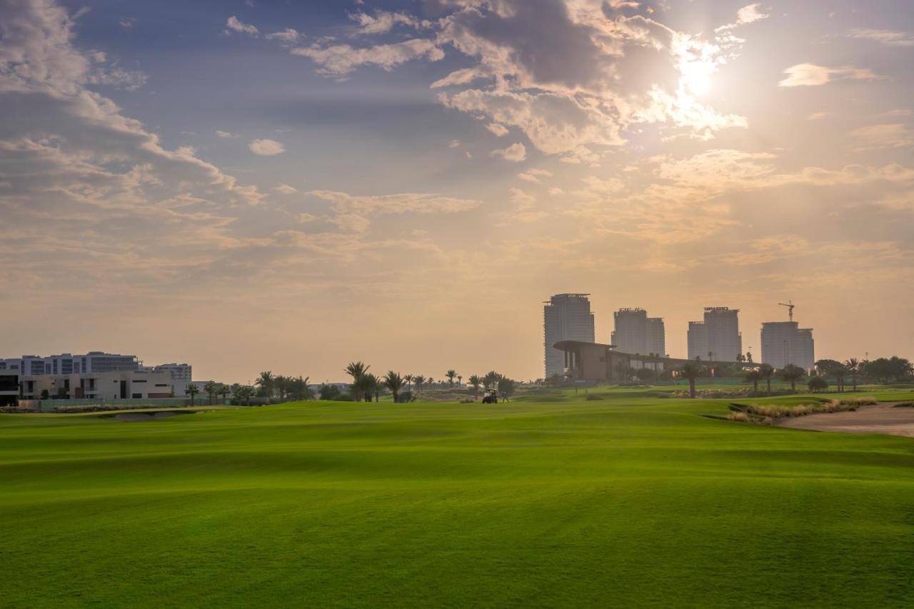 Radisson Dubai Damac Hills Hotel Eksteriør billede