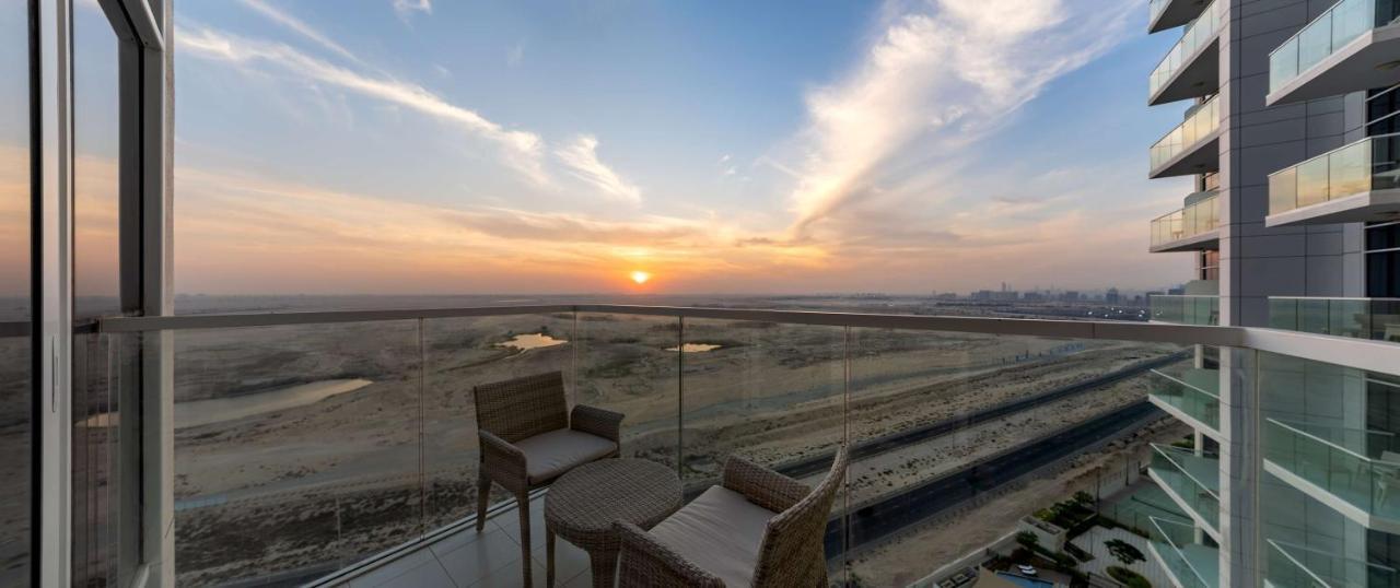 Radisson Dubai Damac Hills Hotel Eksteriør billede