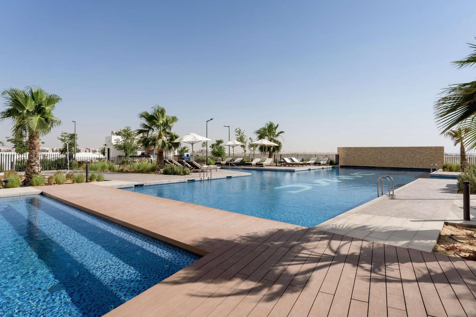 Radisson Dubai Damac Hills Hotel Eksteriør billede