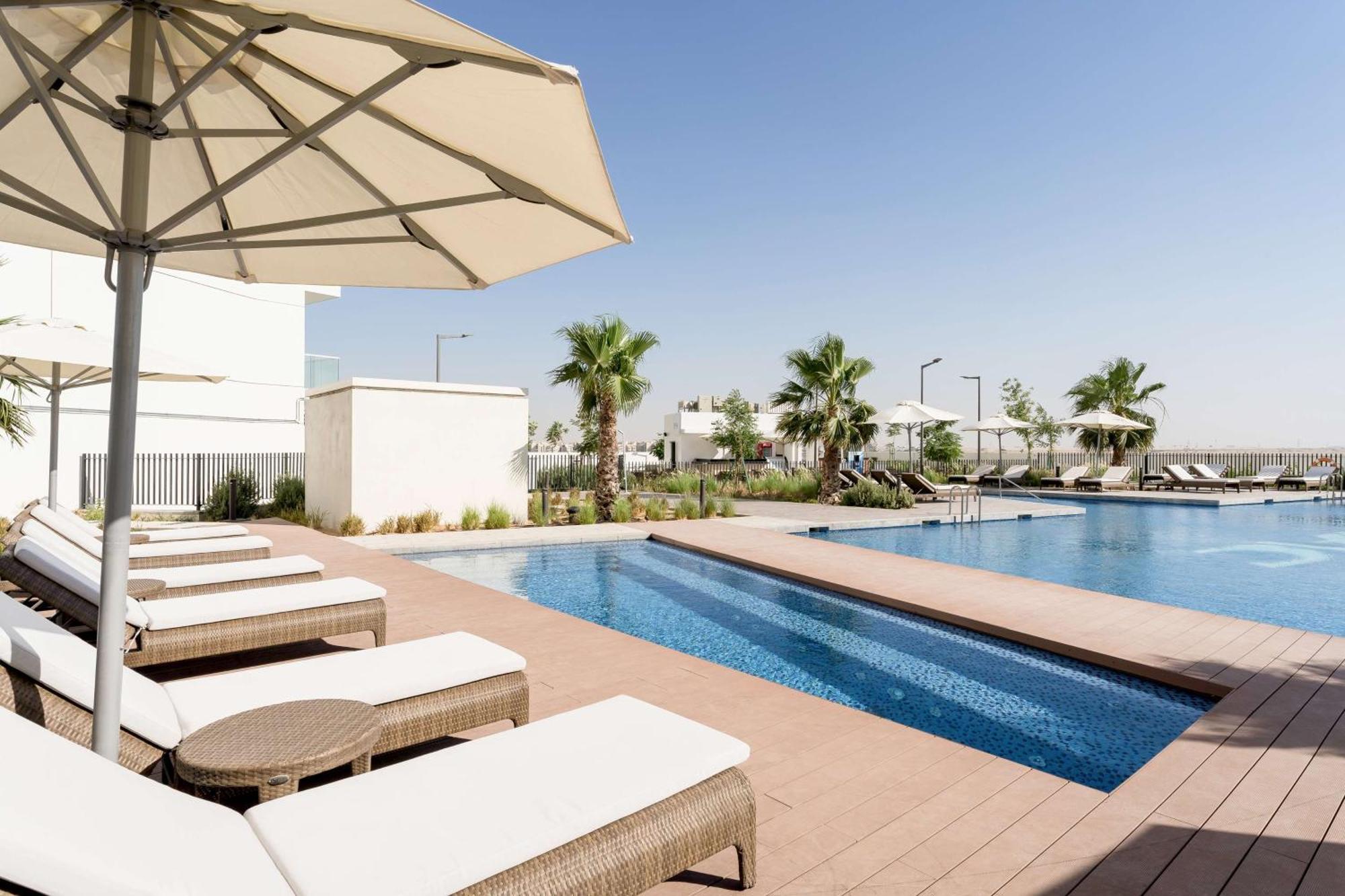 Radisson Dubai Damac Hills Hotel Eksteriør billede