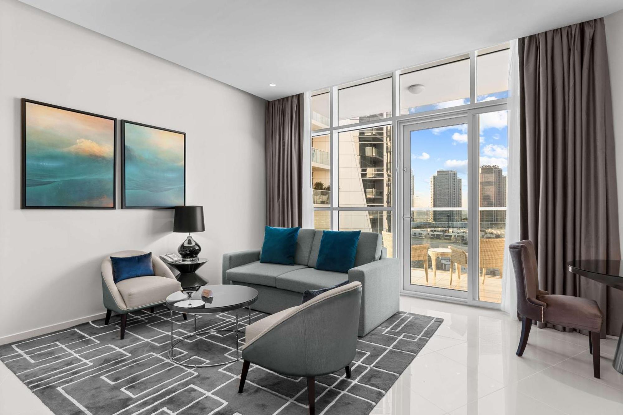 Radisson Dubai Damac Hills Hotel Eksteriør billede