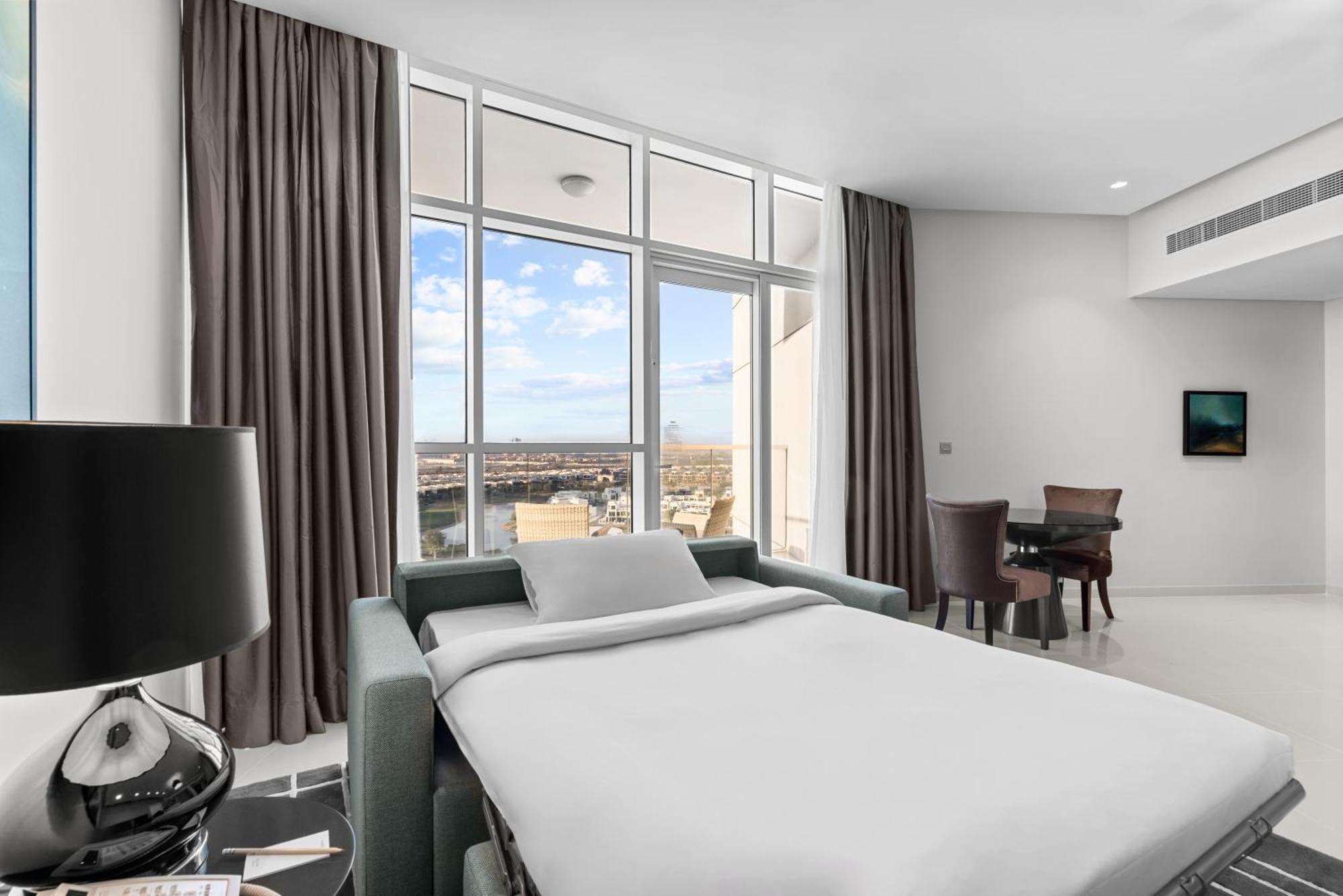 Radisson Dubai Damac Hills Hotel Eksteriør billede